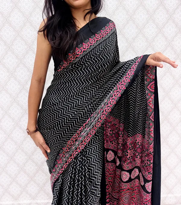 Black_Satin_Silk_Classic_Chevron_Prints_Saree_For_Women