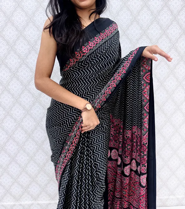 Black_Satin_Silk_Classic_Chevron_Prints_Saree_For_Women