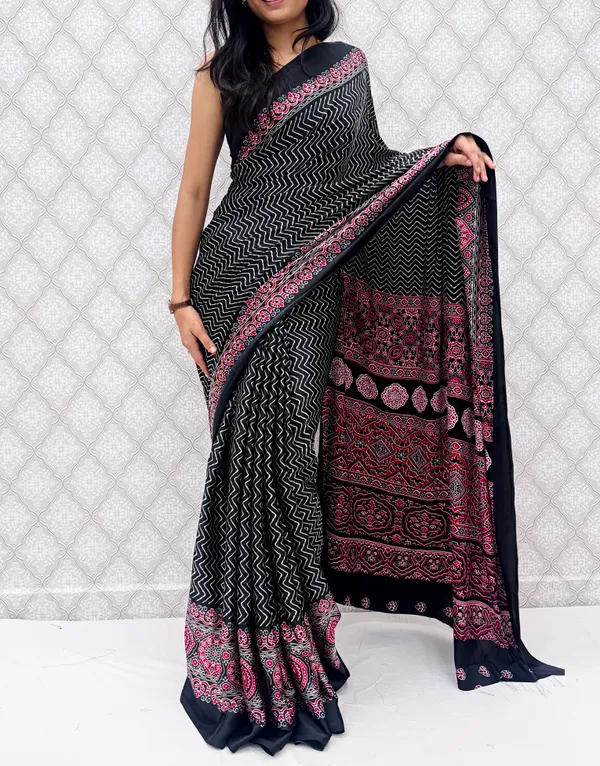 Black_Satin_Silk_Classic_Chevron_Prints_Saree_For_Women