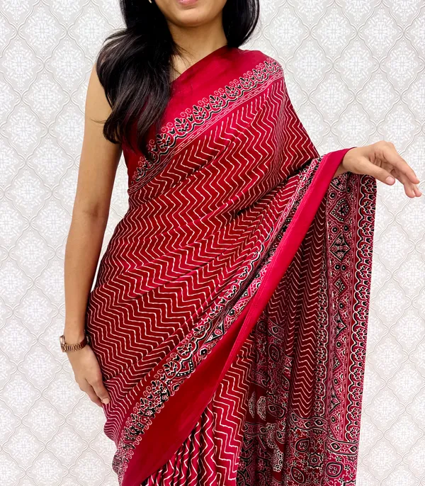 Maroon_Satin_Silk_Classic_Chevron_Prints_Saree_For_Women
