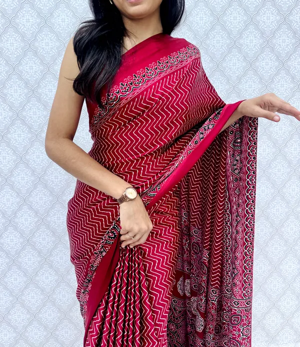 Maroon_Satin_Silk_Classic_Chevron_Prints_Saree_For_Women