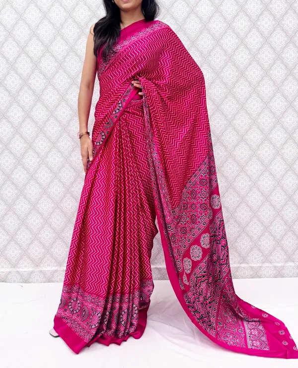 Pink_Satin_Silk_Classic_Chevron_Prints_Saree_For_Women
