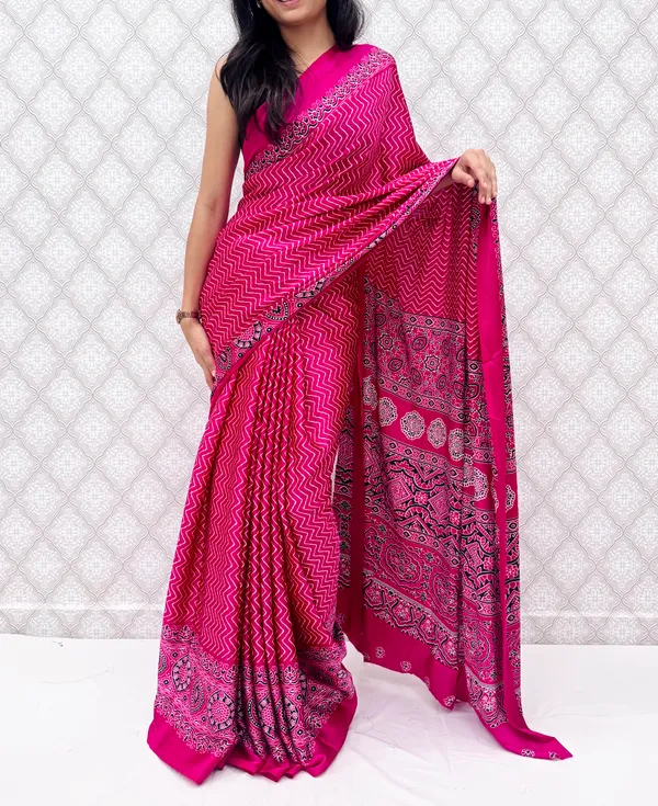 Pink_Satin_Silk_Classic_Chevron_Prints_Saree_For_Women