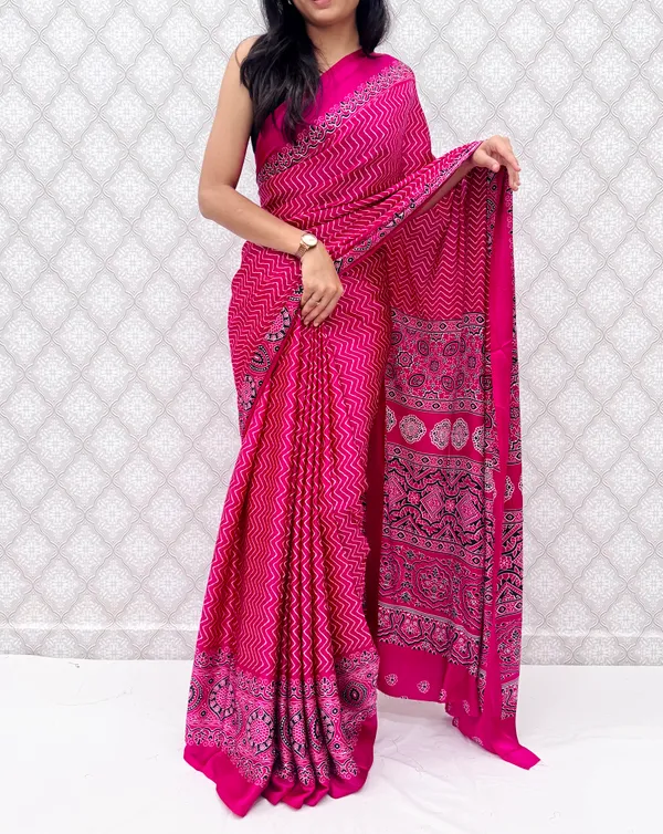 Pink_Satin_Silk_Classic_Chevron_Prints_Saree_For_Women