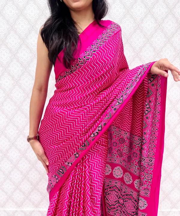 Pink_Satin_Silk_Classic_Chevron_Prints_Saree_For_Women