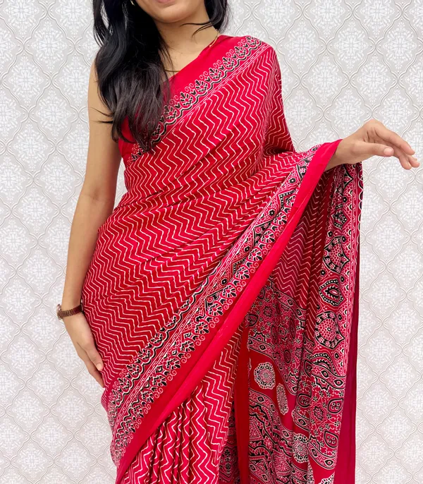Red_Satin_Silk_Classic_Chevron_Prints_Saree_For_Women