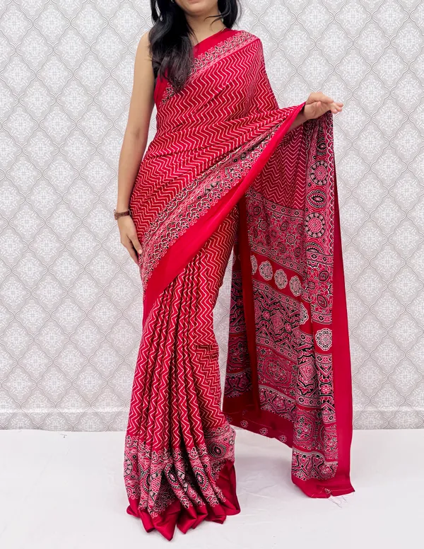 Red_Satin_Silk_Classic_Chevron_Prints_Saree_For_Women