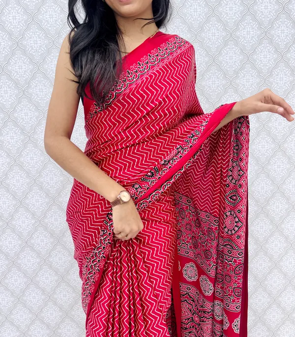 Red_Satin_Silk_Classic_Chevron_Prints_Saree_For_Women