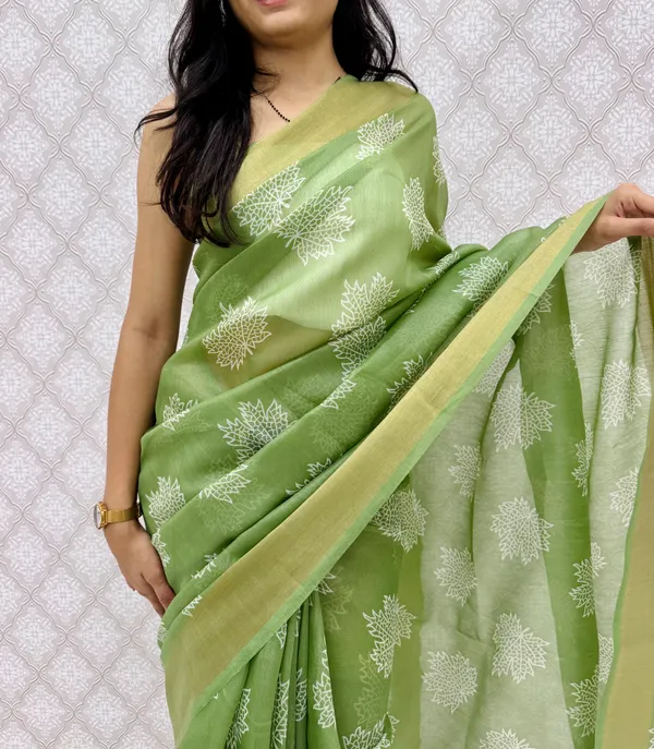 Timeless_Cotton_Silk_Saree_with_Shimmer_Accents_-_Green