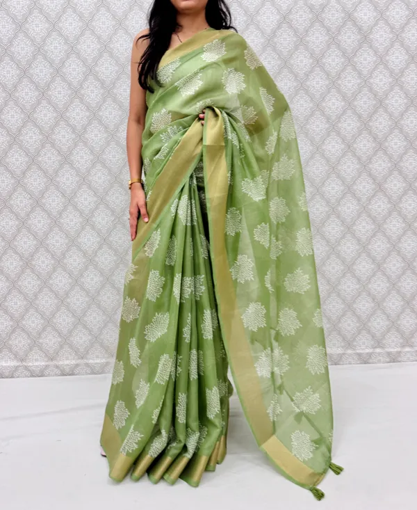 Timeless_Cotton_Silk_Saree_with_Shimmer_Accents_-_Green
