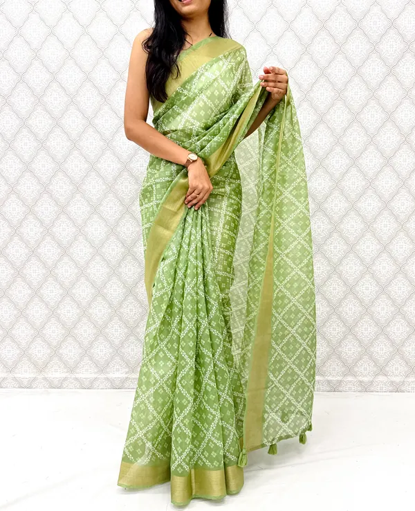 Timeless_Cotton_Silk_Saree_with_Shimmer_Accents_-_Green