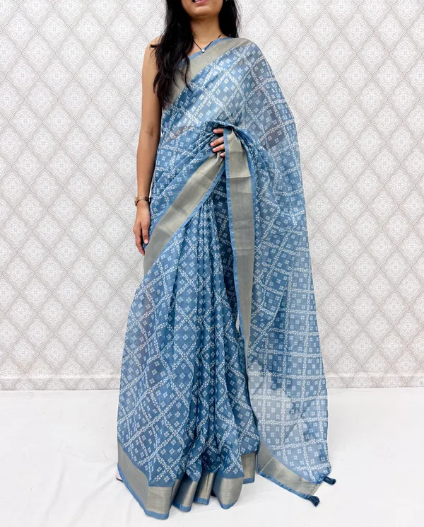 Timeless_Cotton_Silk_Saree_with_Shimmer_Accents_-_Grey