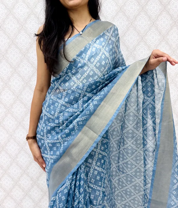 Timeless_Cotton_Silk_Saree_with_Shimmer_Accents_-_Grey