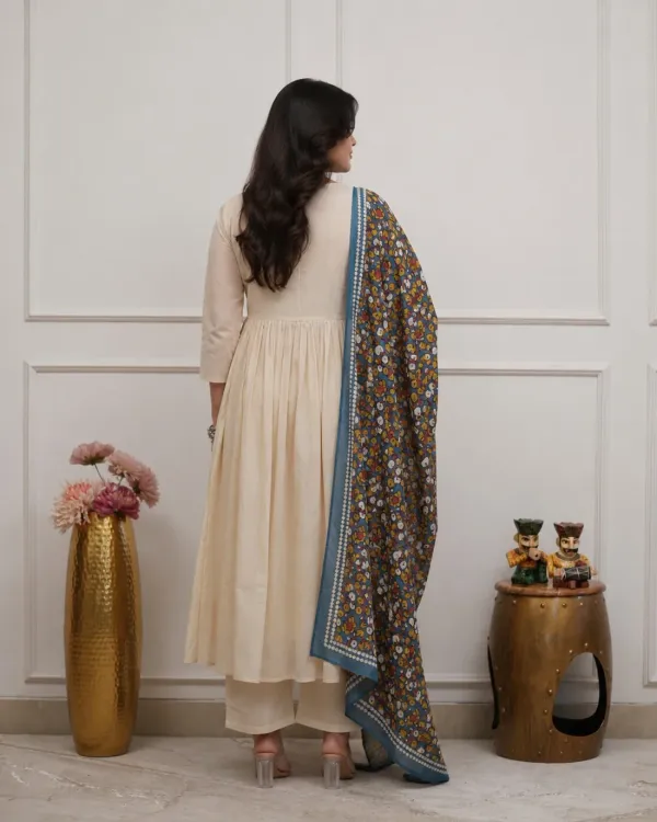 Cream_Floral_Printed_Anarkali_Kurta_Set_With_Dupatta