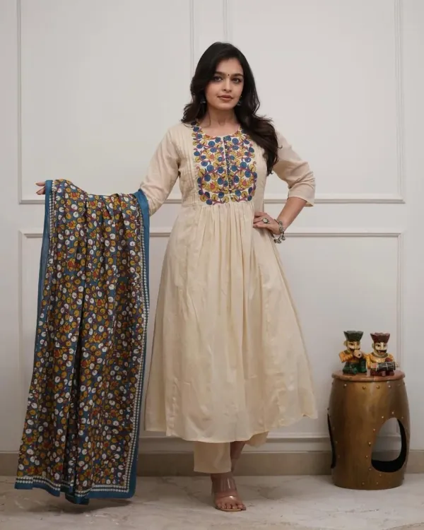 Cream_Floral_Printed_Anarkali_Kurta_Set_With_Dupatta