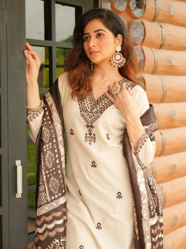 Beige_Cotton_Kurta_Set_For_Women