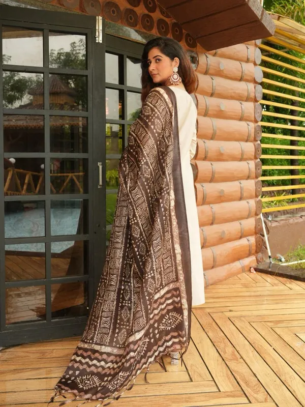 Beige_Cotton_Kurta_Set_For_Women