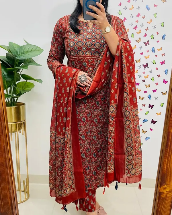 Rust_Red_Cotton_Kurta_Set_For_Women