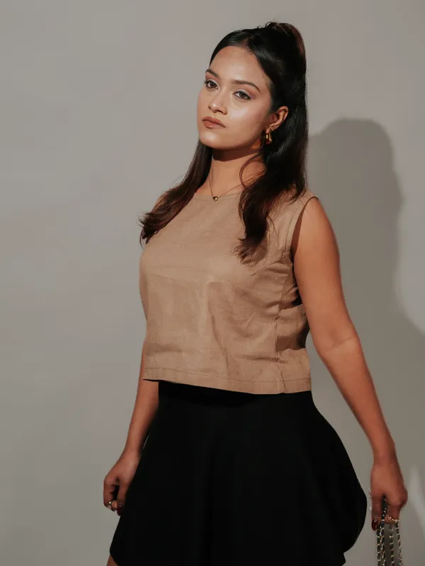 Beige_Sleeveless_Crop_Top_With_Back_Slit_Detail