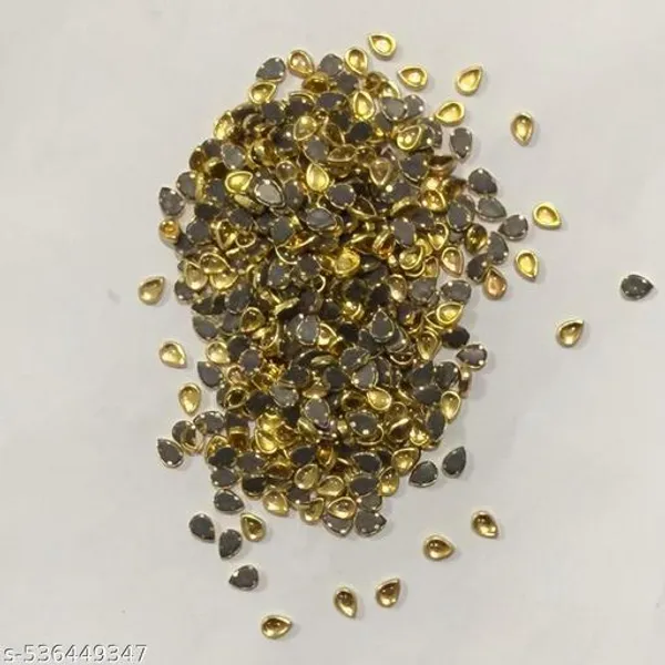 Golden_color_pan_kundan_stones_Framed_(100_grams)