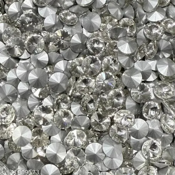 Silver_Round_Crystal_Stones_10MM_Size_for_Embroidary_work