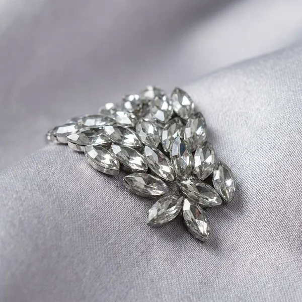 Silver_Eye_Shape_Sticking_Stones_Changla