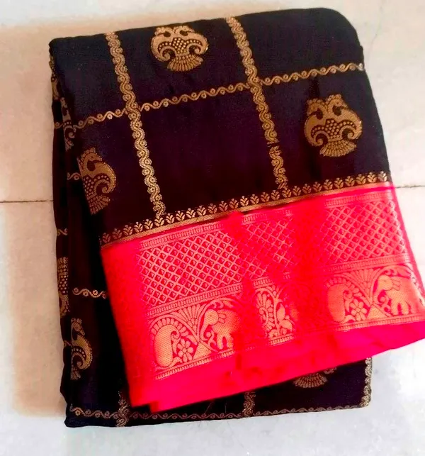 Trending_Gandabherunda_Motifs_With_Checks_Premium__Black_And_Pink_Contrast_Semi_Crepe__Saree