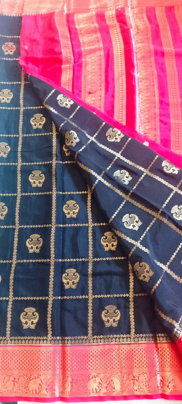 Trending_Gandabherunda_Motifs_With_Checks_Premium__Black_And_Pink_Contrast_Semi_Crepe__Saree