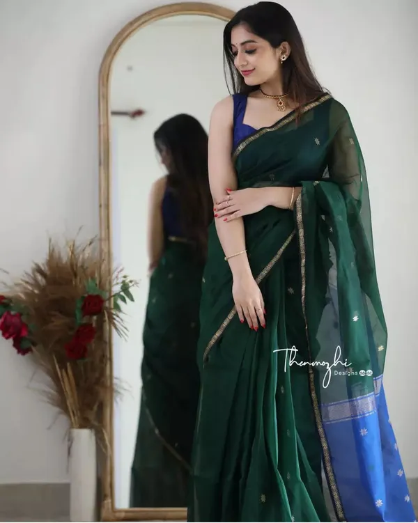Leaf_Green_And_Blue_Maheshwari_1_Inch_Border_Saree