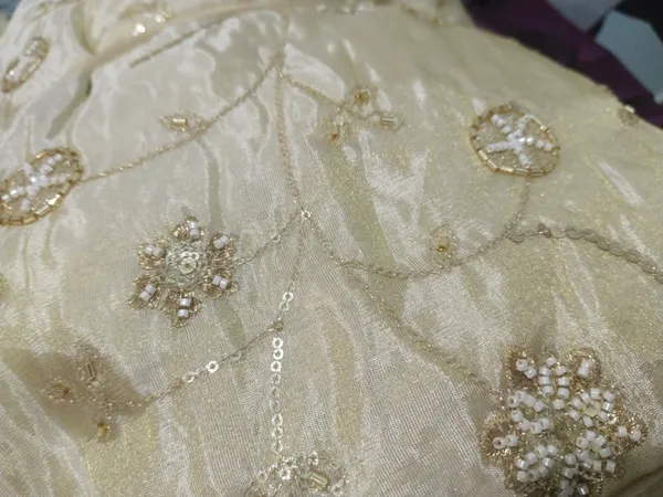 5.3_Meter_pure_soft_tissue_silk_fabric_with_hand_embroidery