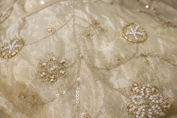 5.3_Meter_pure_soft_tissue_silk_fabric_with_hand_embroidery