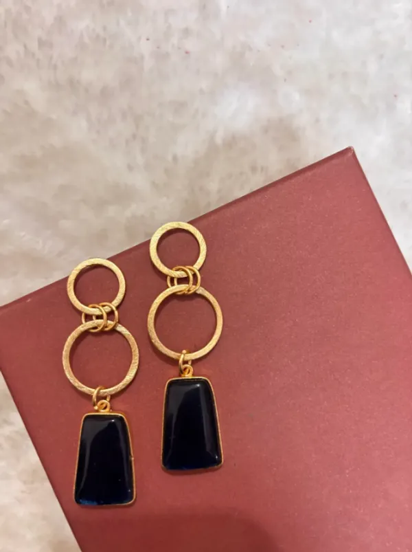 Gold_And_Black_Beaded_Brass_Monalisa_Stone_Duo_Hoop_Dangle_Earring_For_Women