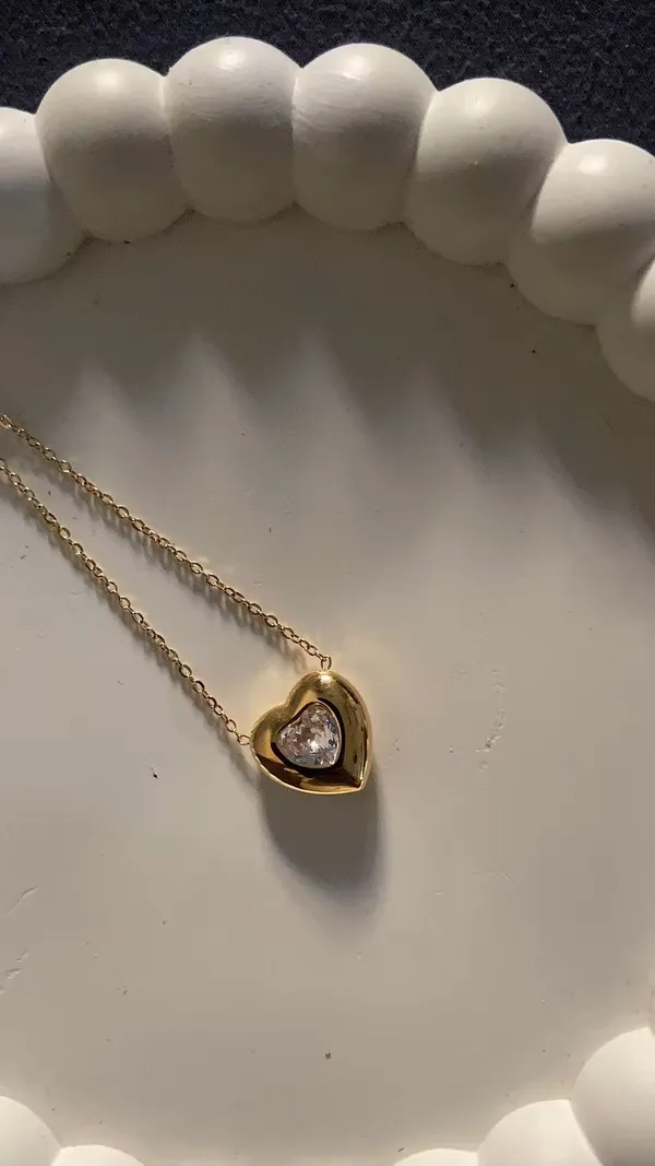 Gold_Stainless_Steel_And_Heart_Necklace_For_Women