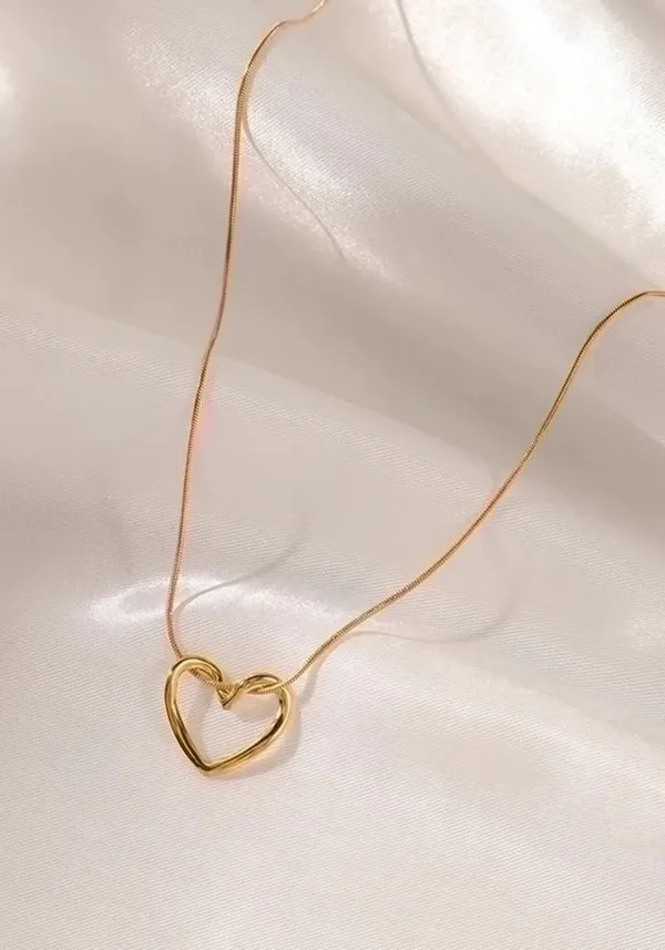 Gold_Stainless_Steel_Heart_Loop_Chain_Necklace_For_Women