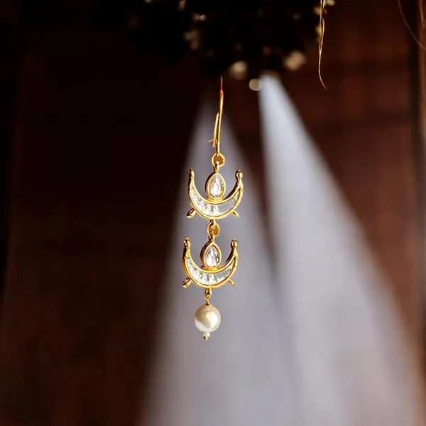 Golden_Premium_Brass_Gulzar_Pearl���Kundan_Drops_Earring_For_Women
