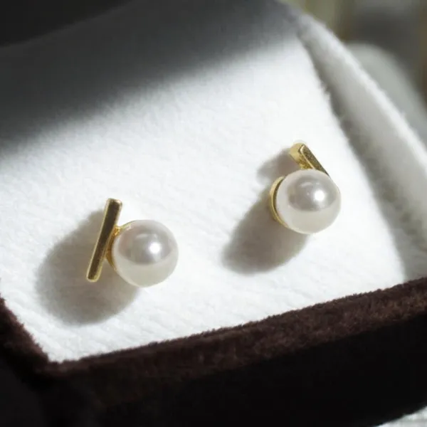 White_Specialized_Alloys_Seoul_Twinkle_Earring_For_Women