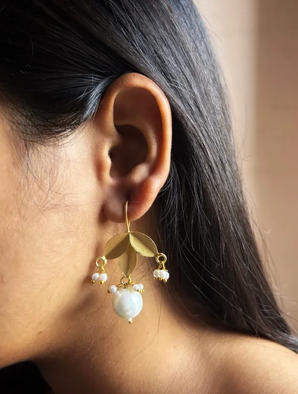 Golden_Premium_Brass_Triveni_Leaf_Drop_Earring_For_Women