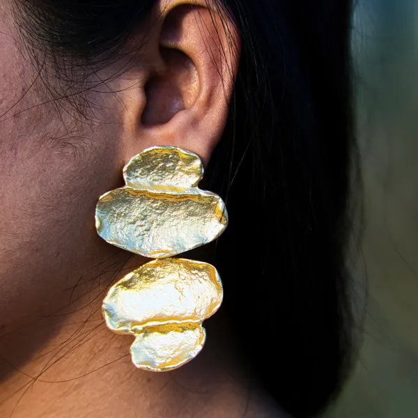 Gold_Beaded_Brass_Premium_Stone_Stack_Dangle_Earring_For_Women