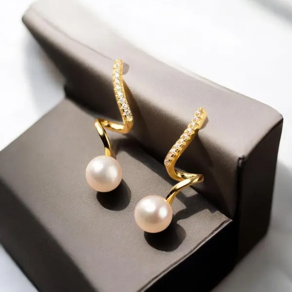 White_Specialized_Alloys_Neko_Shine_Earring_For_Women
