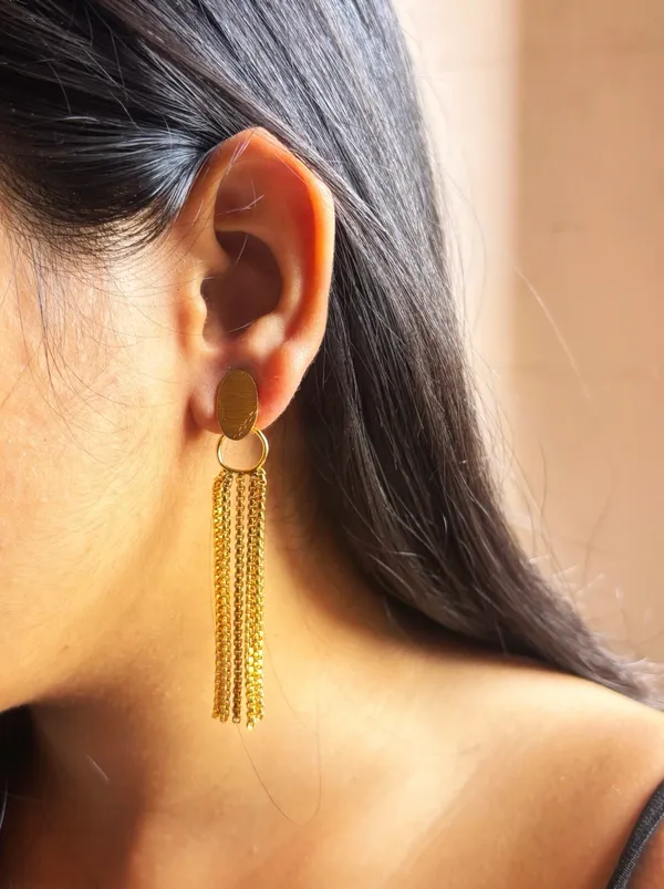 Gold_Beaded_Brass_Premium_Sleek_Chain_Dangle_Earring_For_Women