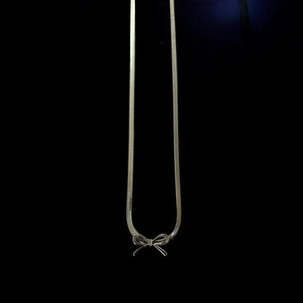 Silver_Stainless_Steel_Bow_Tie_Chain_Necklace_For_Women