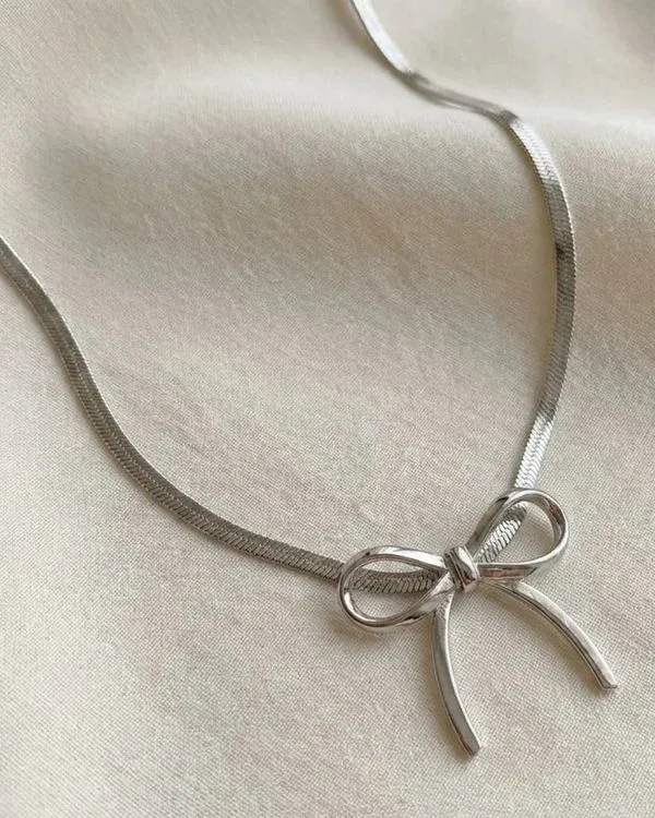 Silver_Stainless_Steel_Bow_Tie_Chain_Necklace_For_Women