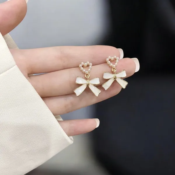 White_Specialized_Alloys_Bunny_Pearl_Earring_For_Women