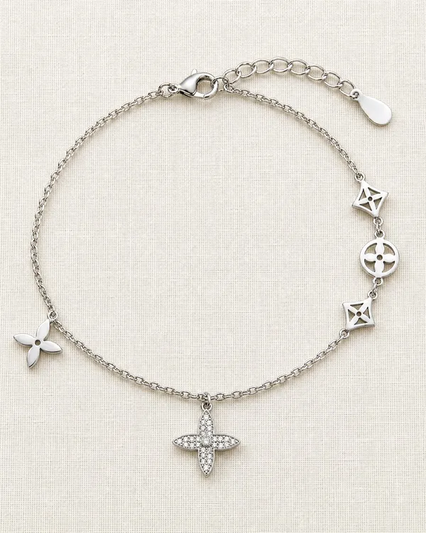 Poppy_Charm_Silver_Bracelet