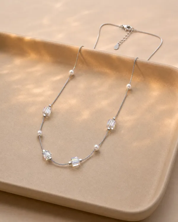 Pearl_and_Crystal_Silver_Chain