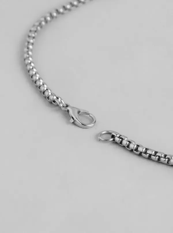 Lord_Jesus_Crucifix_Cross_Pendant_With_Chain