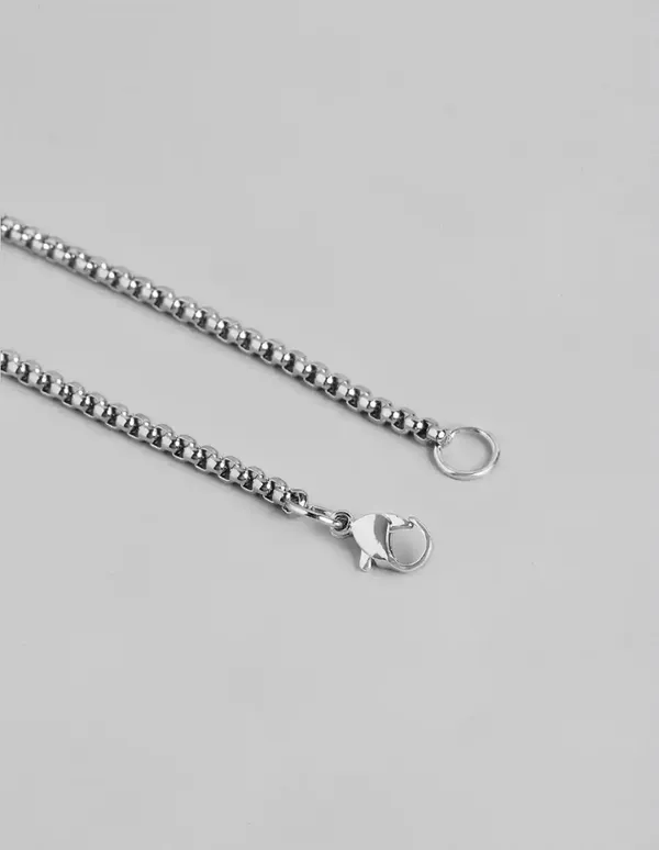 Wolf_Shield_Shaped_Rhodium_Plated_Pendant_With_Chain