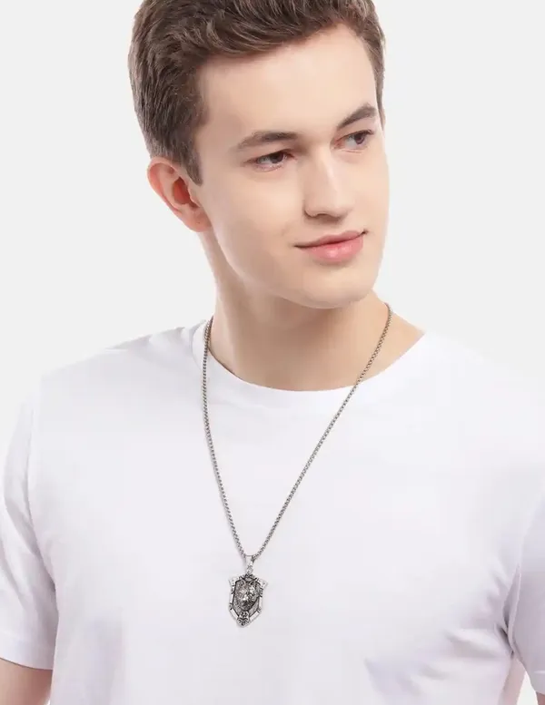 Wolf_Shield_Shaped_Rhodium_Plated_Pendant_With_Chain