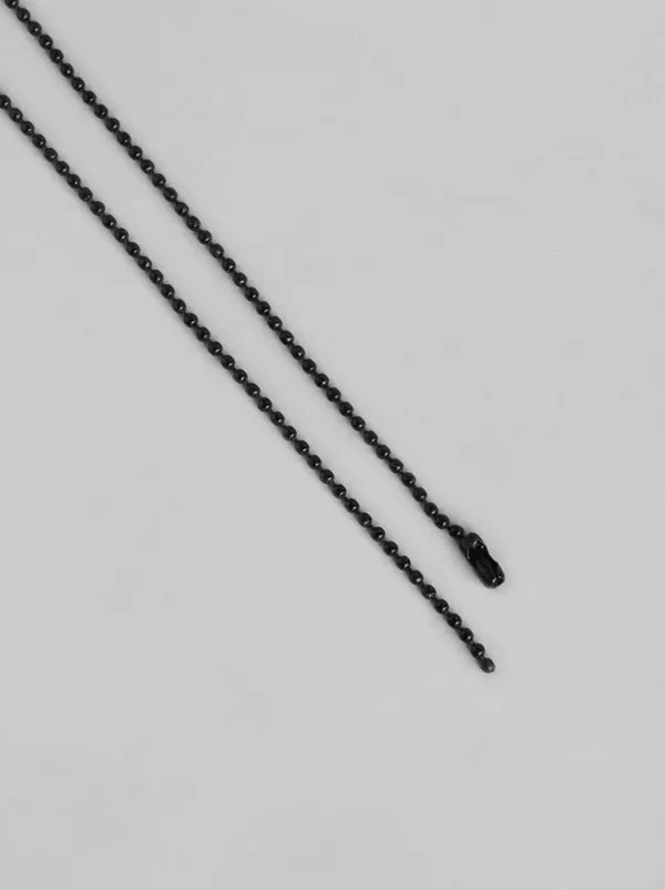 Unisex_Black_Geometric_Pendant_With_Chain
