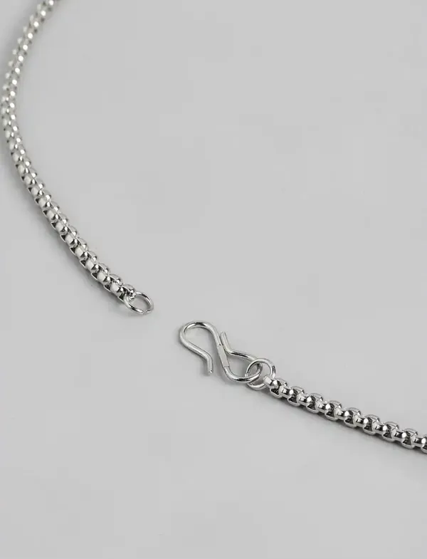 Unisex_Feather_Shaped_Rhodium_Plated_Pendant_With_Chain
